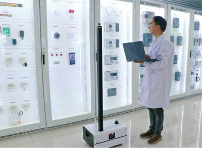 远程检测变电站设备 简易机器人仅需35分钟(图1)